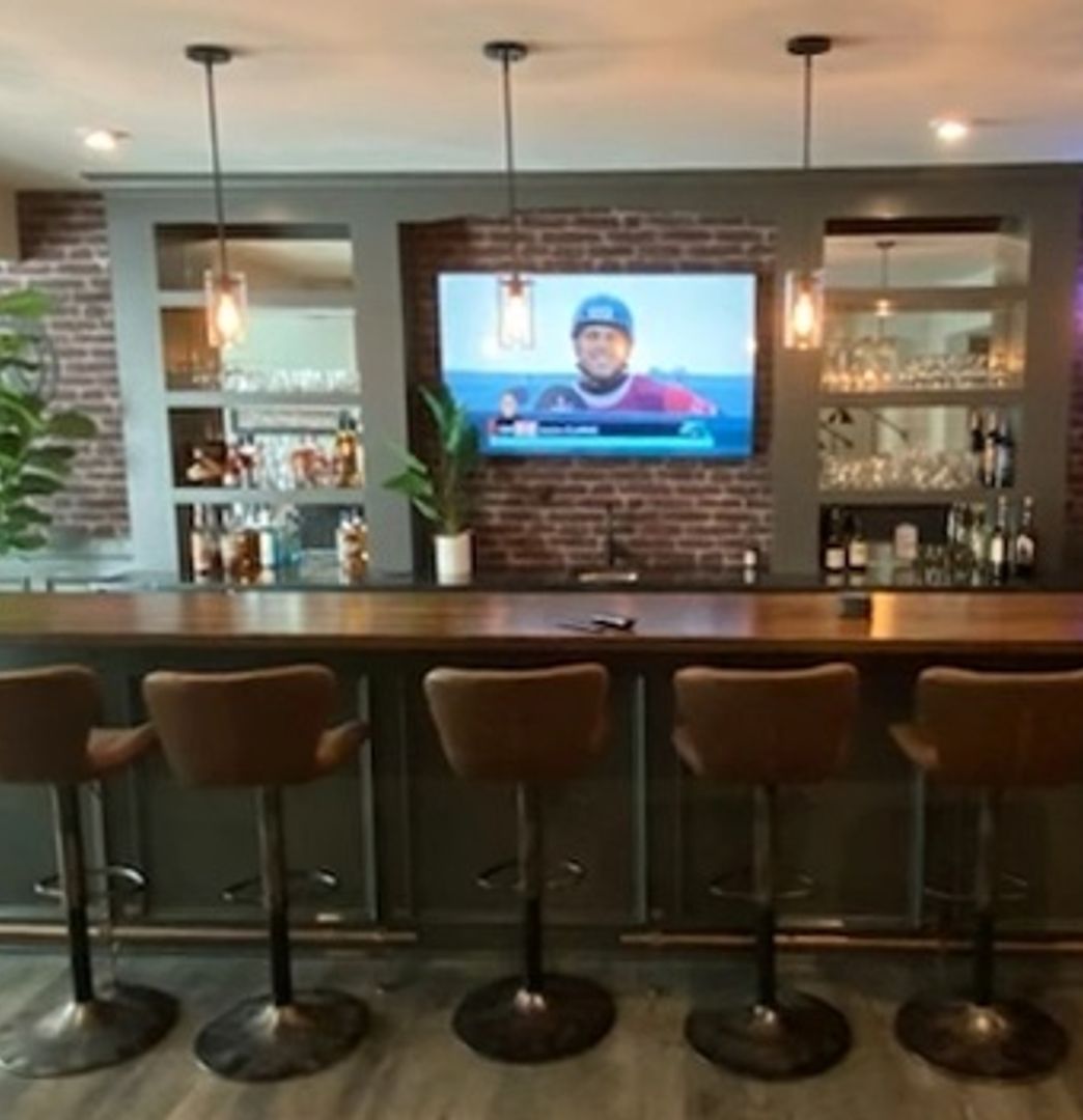 5 o'clock custom woodwork bar